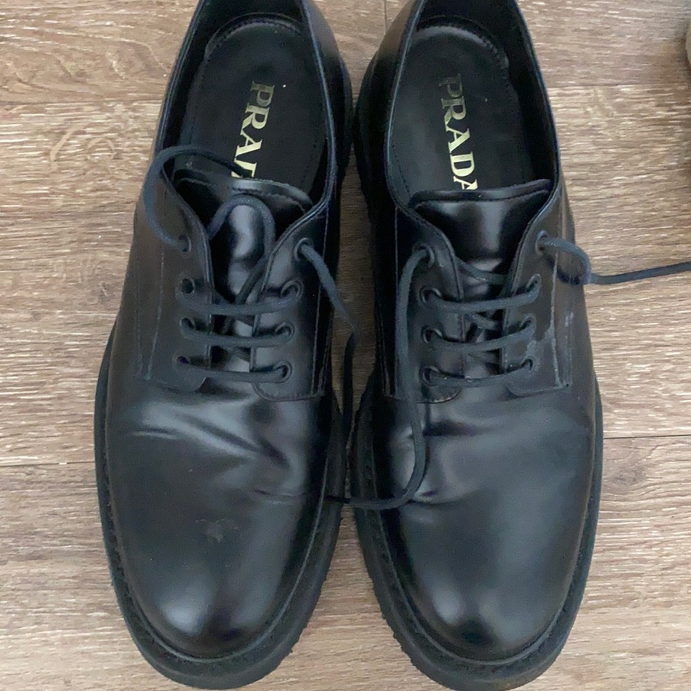 Good condition prada shoes